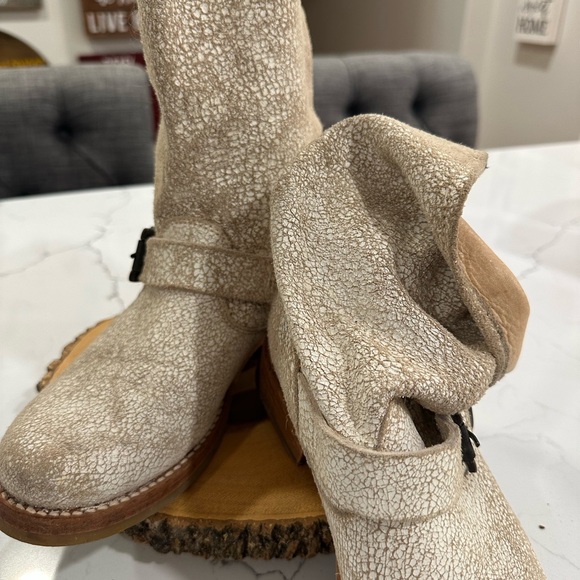 Vintage Frye Veronica Shortie White Crackle Slouch Boot - Picture 15 of 16